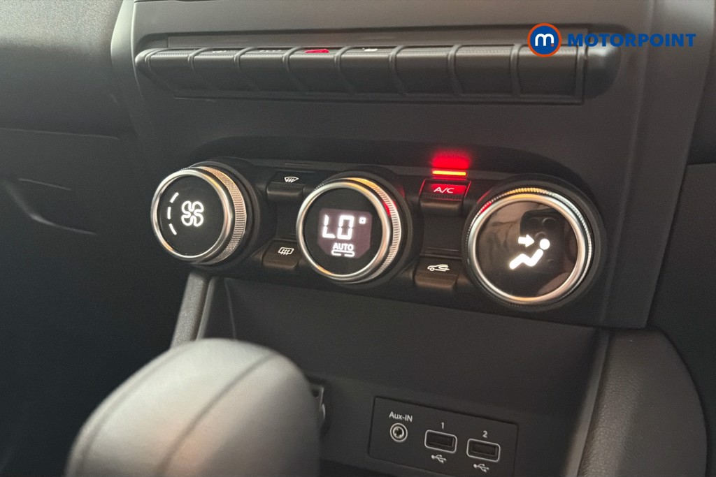 Renault Captur Iconic Automatic Petrol SUV - Stock Number (1642563) - 12th supplementary image
