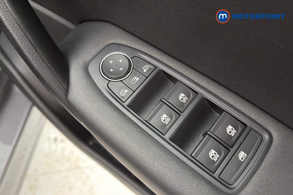 Renault Captur Iconic Automatic Petrol SUV - Stock Number (1642563) - 20th supplementary image
