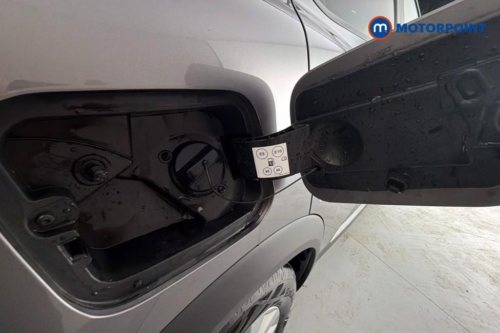 Renault Captur Iconic Automatic Petrol SUV - Stock Number (1642563) - 41st supplementary image