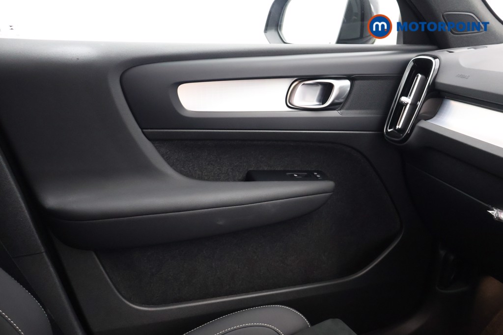 Volvo Xc40 Plus Black Edition Automatic Petrol SUV - Stock Number (1643375) - 11th supplementary image