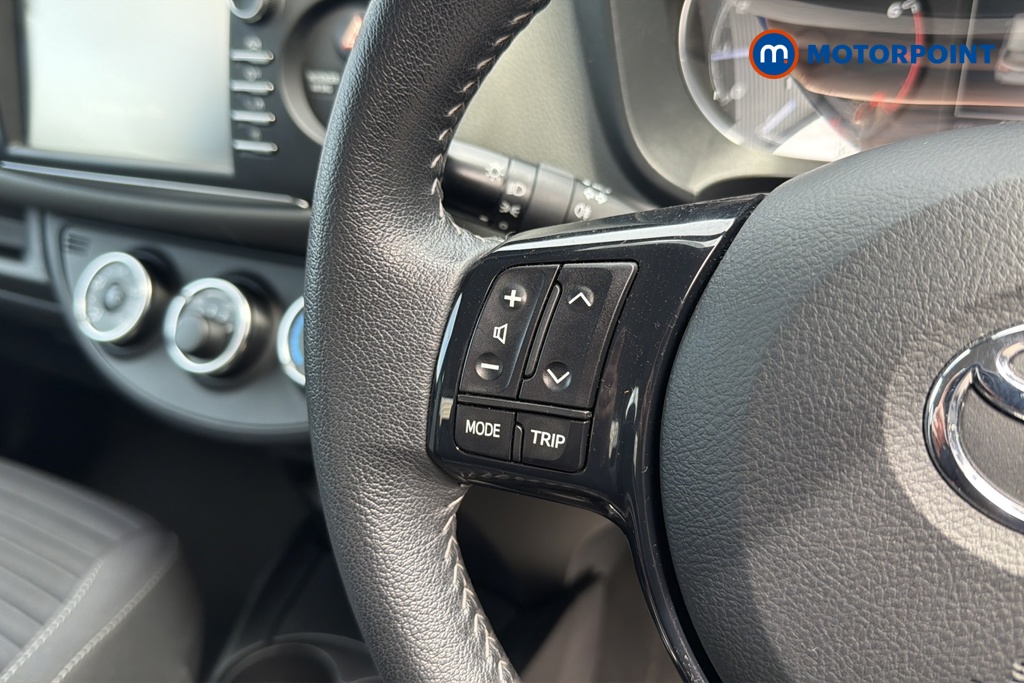 Toyota Yaris Icon Tech Manual Petrol Hatchback - Stock Number (1643520) - 4th supplementary image