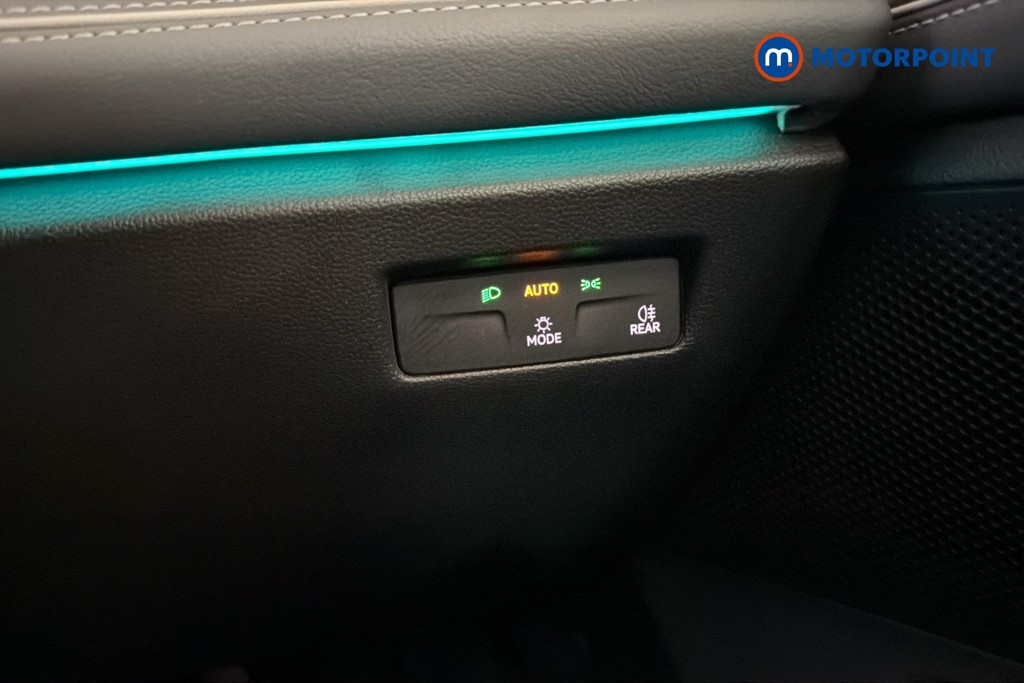 Volkswagen Passat Life Automatic Petrol Plug-In Hybrid Estate - Stock Number (1643781) - 18th supplementary image