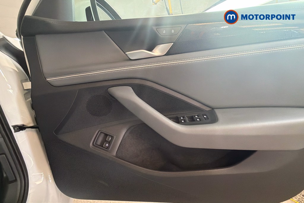 Volkswagen Passat Life Automatic Petrol Plug-In Hybrid Estate - Stock Number (1643781) - 19th supplementary image