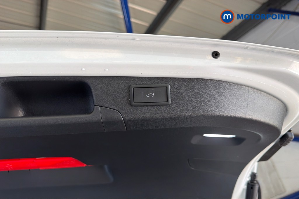 Volkswagen Passat Life Automatic Petrol Plug-In Hybrid Estate - Stock Number (1643781) - 35th supplementary image