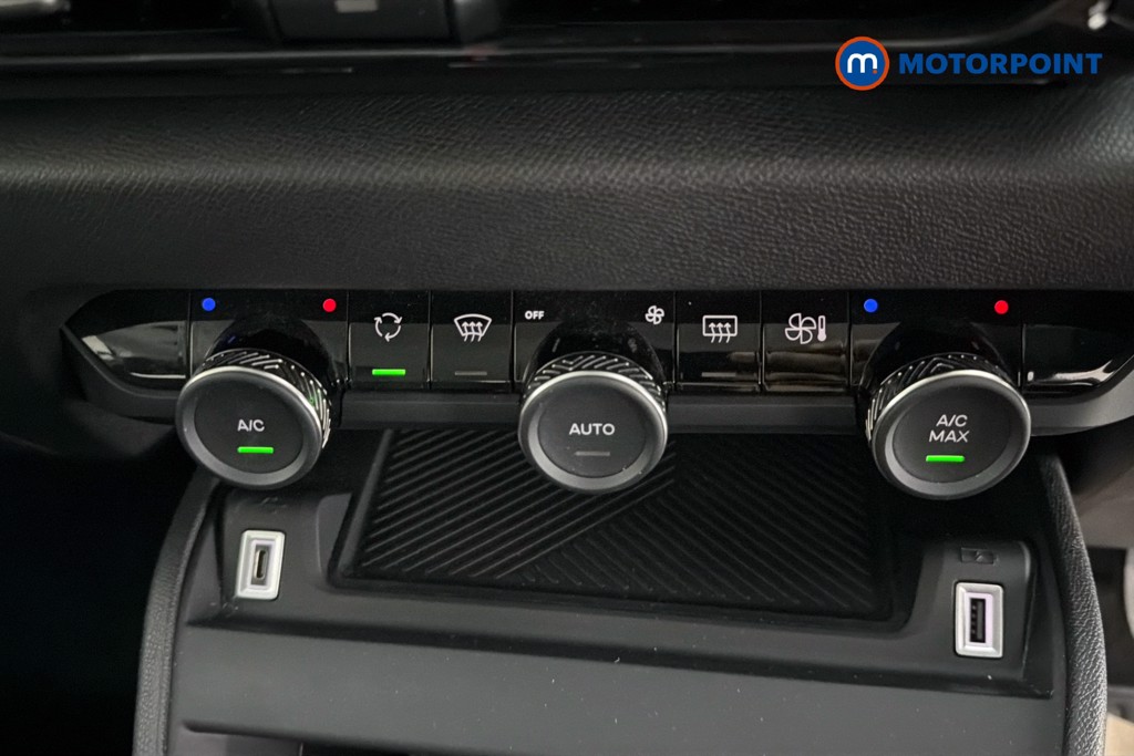 Citroen C4 Sense Automatic Electric Hatchback - Stock Number (1643788) - 12th supplementary image
