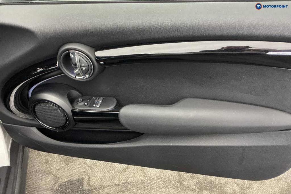 Mini Hatchback Cooper S Level 2 Automatic Electric Hatchback - Stock Number (1643903) - 24th supplementary image