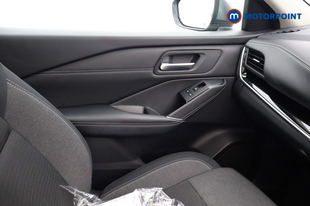 Nissan Qashqai N-Connecta Automatic Petrol-Electric Hybrid SUV - Stock Number (1643992) - 11th supplementary image