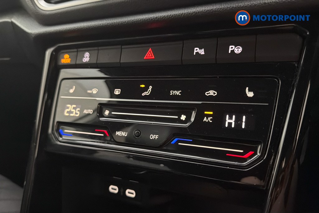 Volkswagen T-Roc R-Line Manual Petrol SUV - Stock Number (1644199) - 12th supplementary image