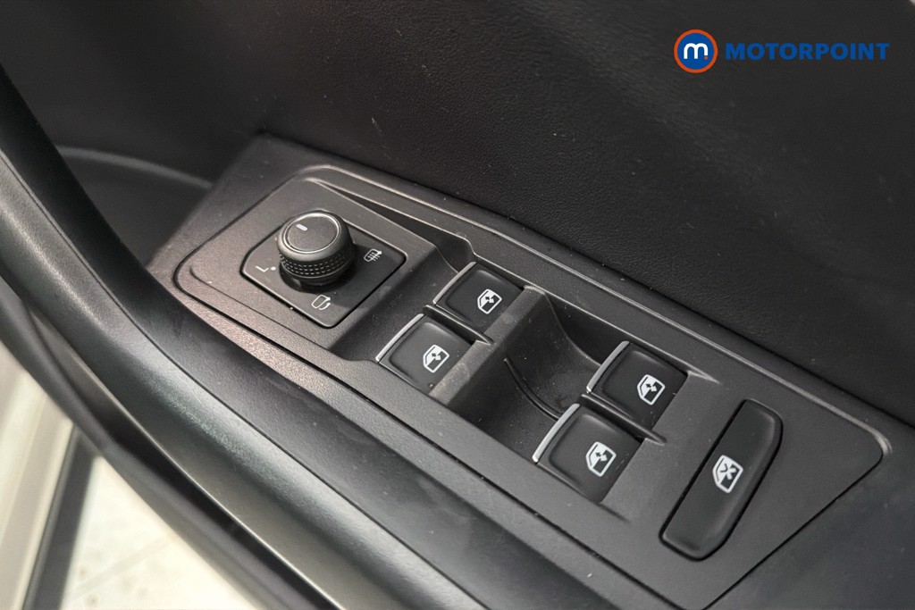 Volkswagen T-Roc R-Line Manual Petrol SUV - Stock Number (1644199) - 20th supplementary image
