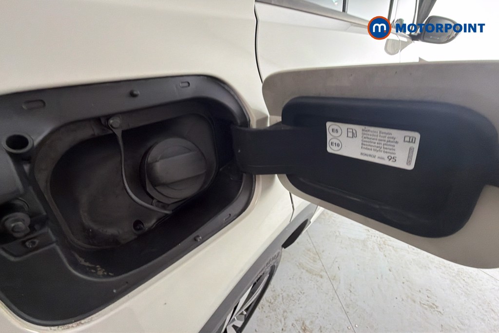 Volkswagen T-Roc R-Line Manual Petrol SUV - Stock Number (1644199) - 41st supplementary image