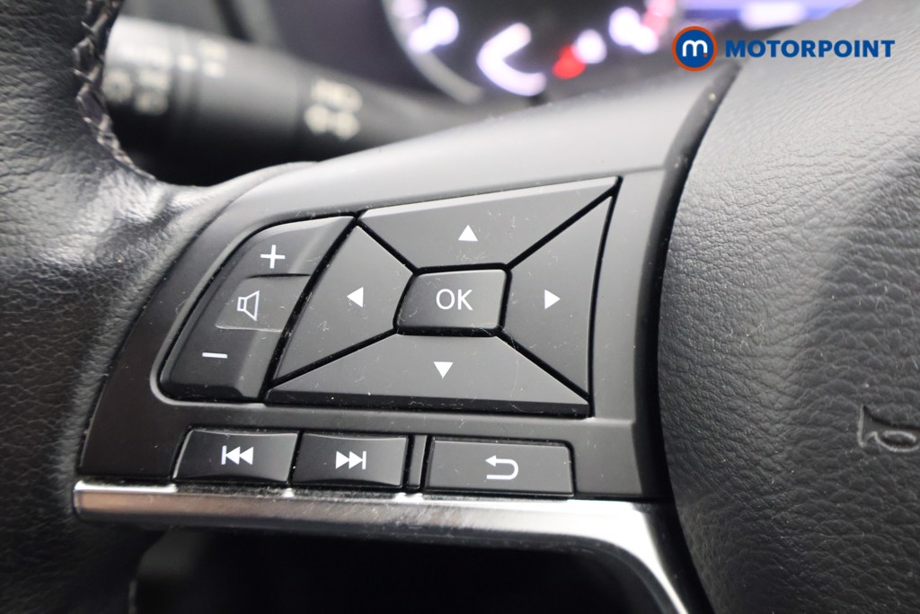 Nissan Juke N-Connecta Manual Petrol SUV - Stock Number (1644690) - 2nd supplementary image