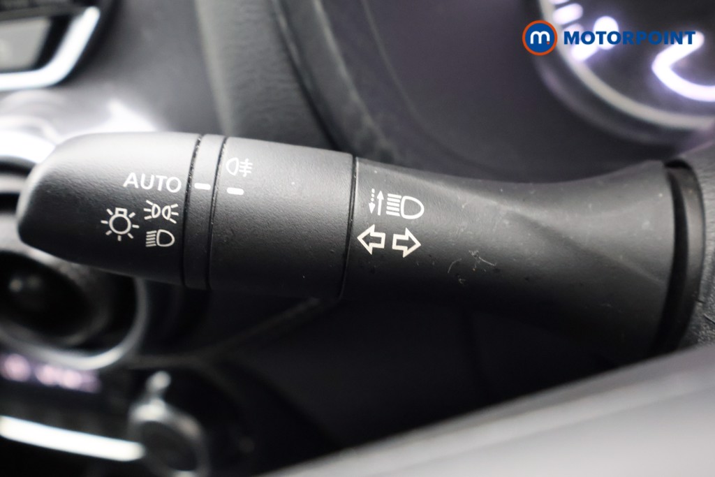 Nissan Juke N-Connecta Manual Petrol SUV - Stock Number (1644690) - 4th supplementary image