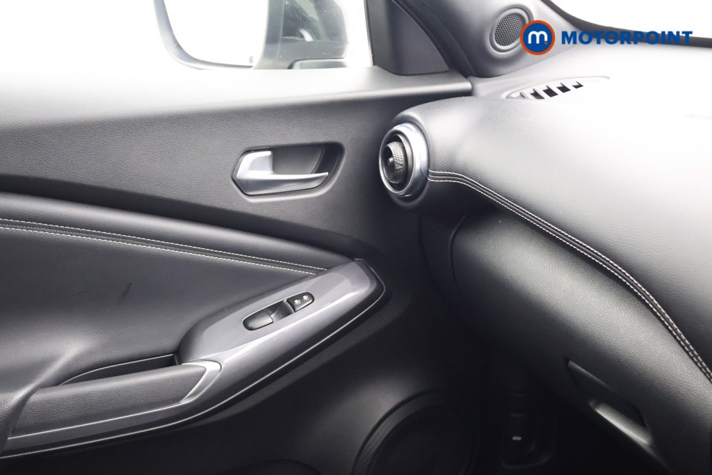 Nissan Juke N-Connecta Manual Petrol SUV - Stock Number (1644690) - 10th supplementary image