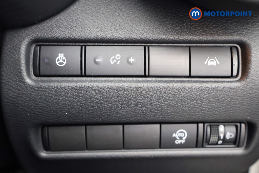 Nissan Juke N-Connecta Manual Petrol SUV - Stock Number (1644690) - 11th supplementary image
