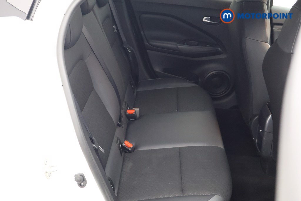 Nissan Juke N-Connecta Manual Petrol SUV - Stock Number (1644690) - 15th supplementary image
