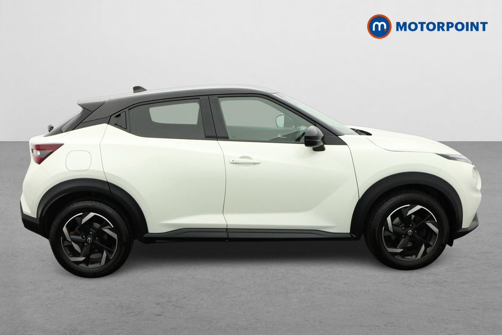 Nissan Juke N-Connecta Manual Petrol SUV - Stock Number (1644690) - Drivers side