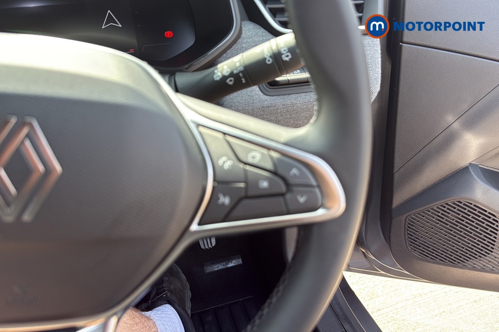 Renault Clio Techno Manual Petrol Hatchback - Stock Number (1644937) - 3rd supplementary image