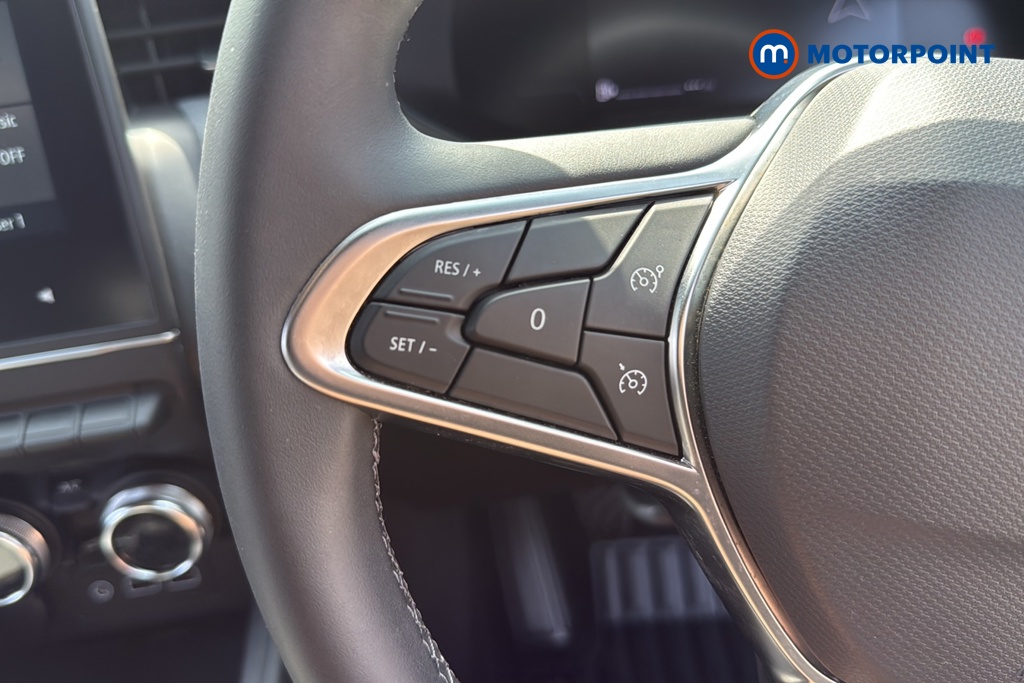Renault Clio Techno Manual Petrol Hatchback - Stock Number (1644937) - 4th supplementary image