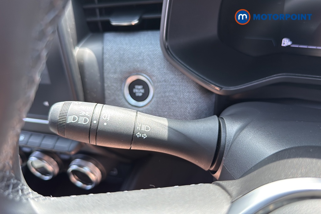 Renault Clio Techno Manual Petrol Hatchback - Stock Number (1644937) - 5th supplementary image