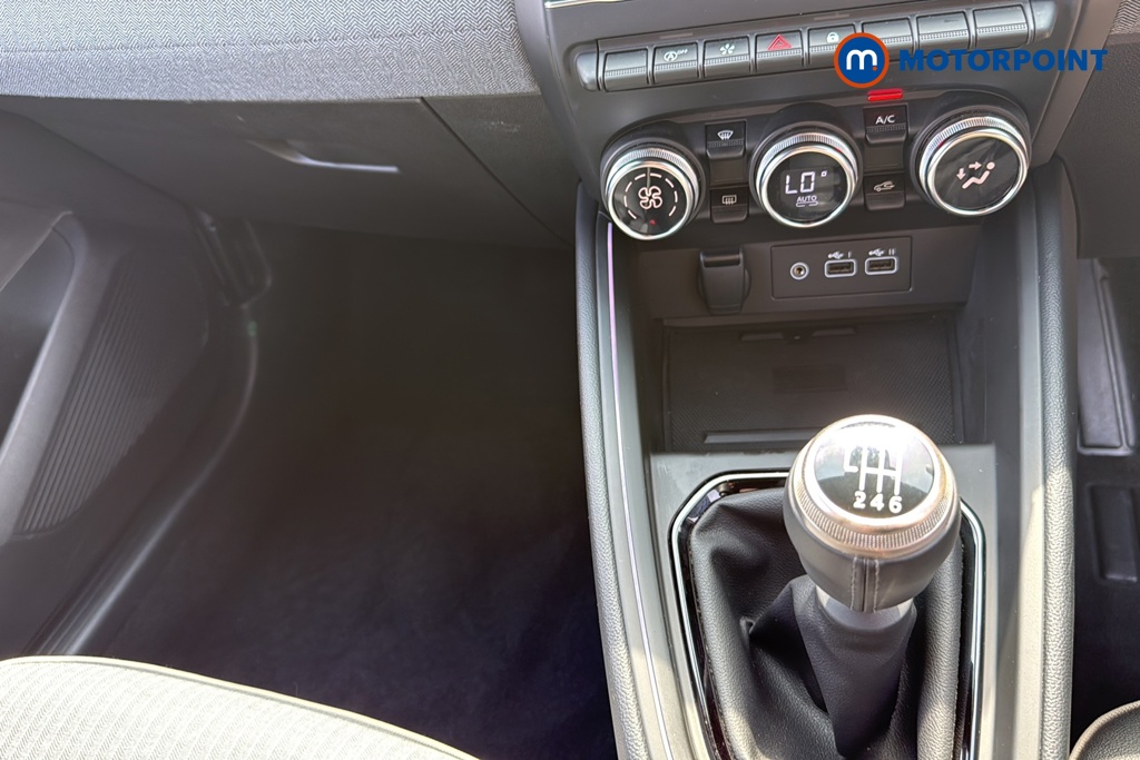 Renault Clio Techno Manual Petrol Hatchback - Stock Number (1644937) - 15th supplementary image