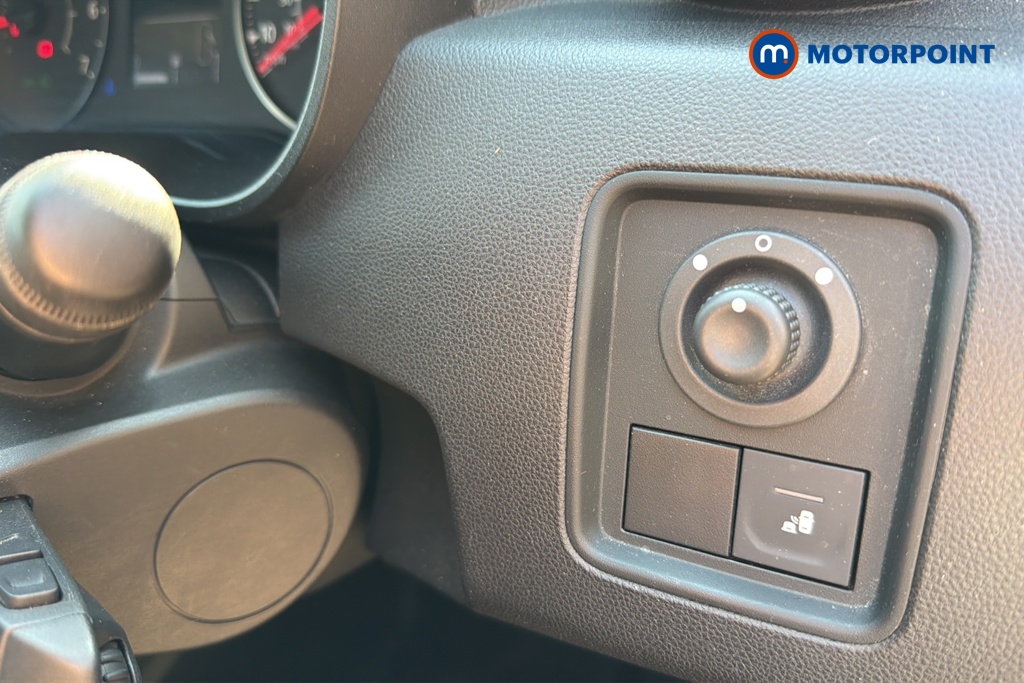 Dacia Duster Prestige Manual Petrol SUV - Stock Number (1645163) - 11th supplementary image