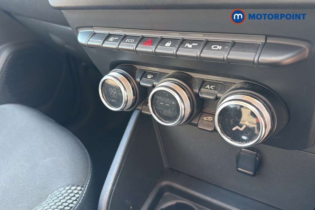 Dacia Duster Prestige Manual Petrol SUV - Stock Number (1645163) - 12th supplementary image