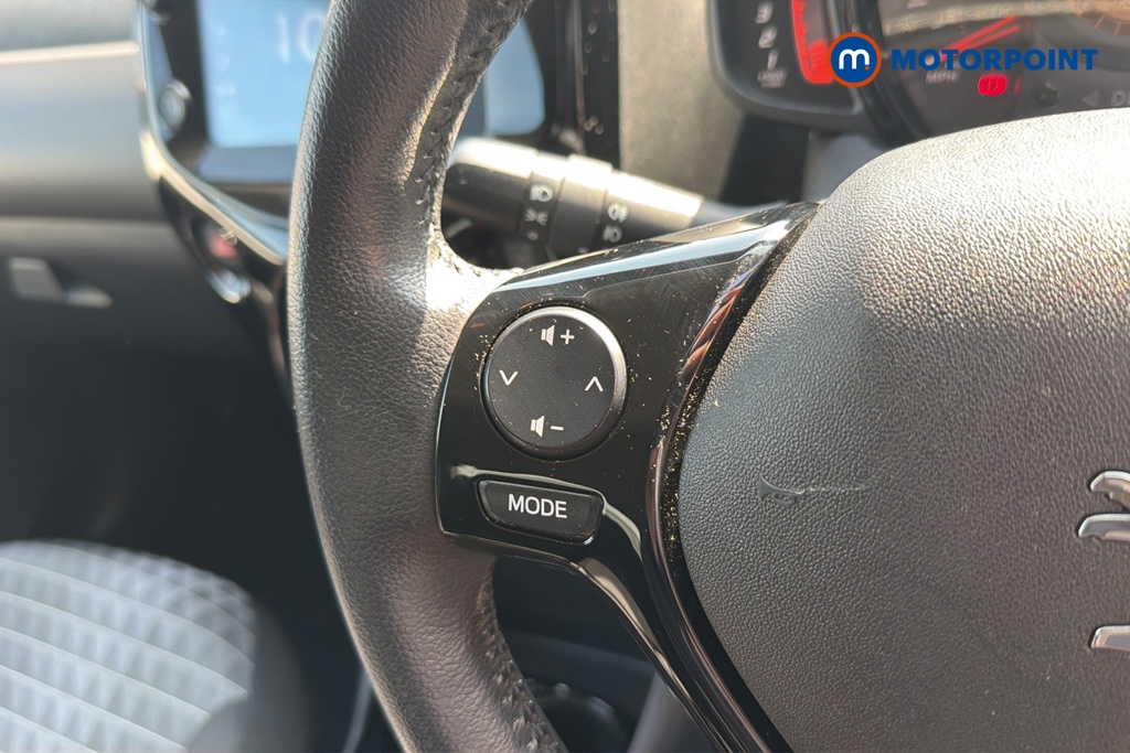 Peugeot 108 Allure Manual Petrol Hatchback - Stock Number (1645565) - 4th supplementary image