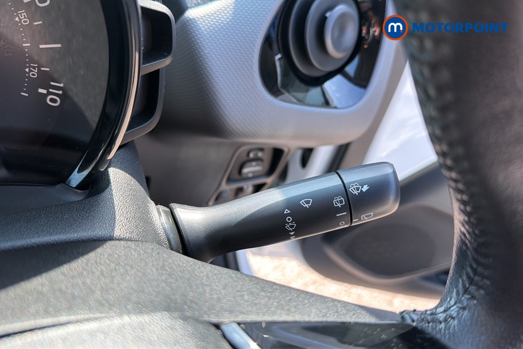 Peugeot 108 Allure Manual Petrol Hatchback - Stock Number (1645565) - 6th supplementary image