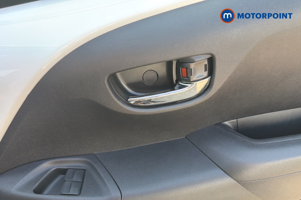 Peugeot 108 Allure Manual Petrol Hatchback - Stock Number (1645565) - 19th supplementary image