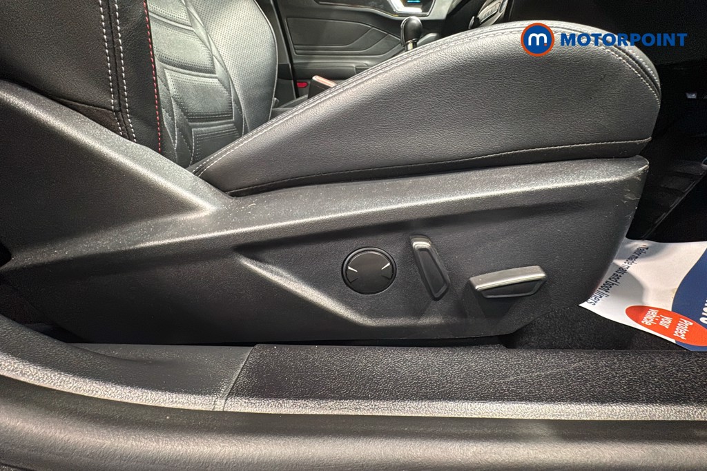Ford Focus St-Line Vignale Manual Petrol Hatchback - Stock Number (1645864) - 25th supplementary image