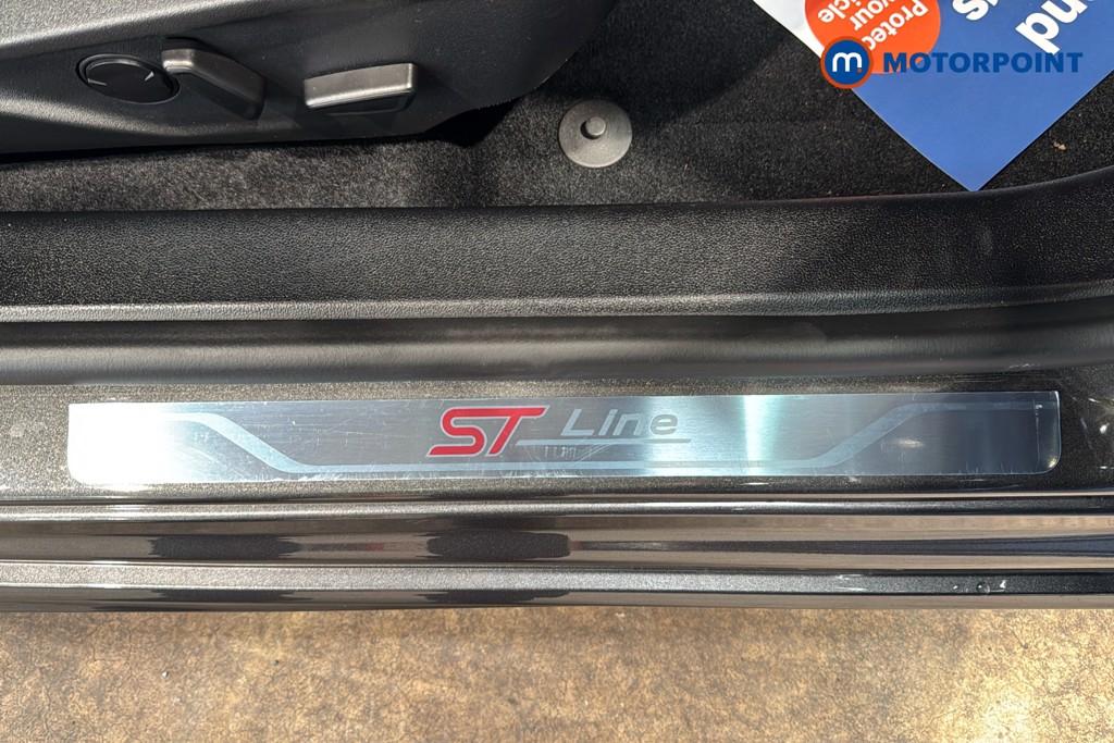 Ford Focus St-Line Vignale Manual Petrol Hatchback - Stock Number (1645864) - 27th supplementary image