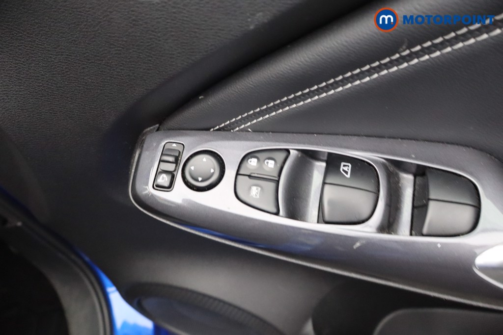 Nissan Juke N-Connecta Automatic Petrol SUV - Stock Number (1645939) - 12th supplementary image