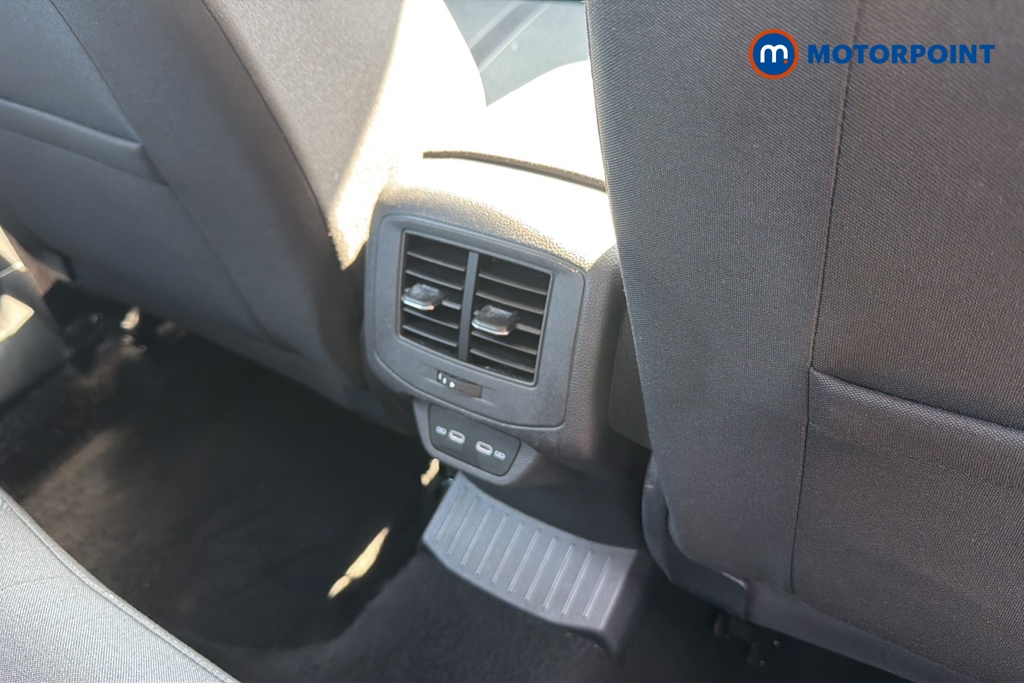 Volkswagen T-Roc Life Automatic Petrol SUV - Stock Number (1645945) - 28th supplementary image