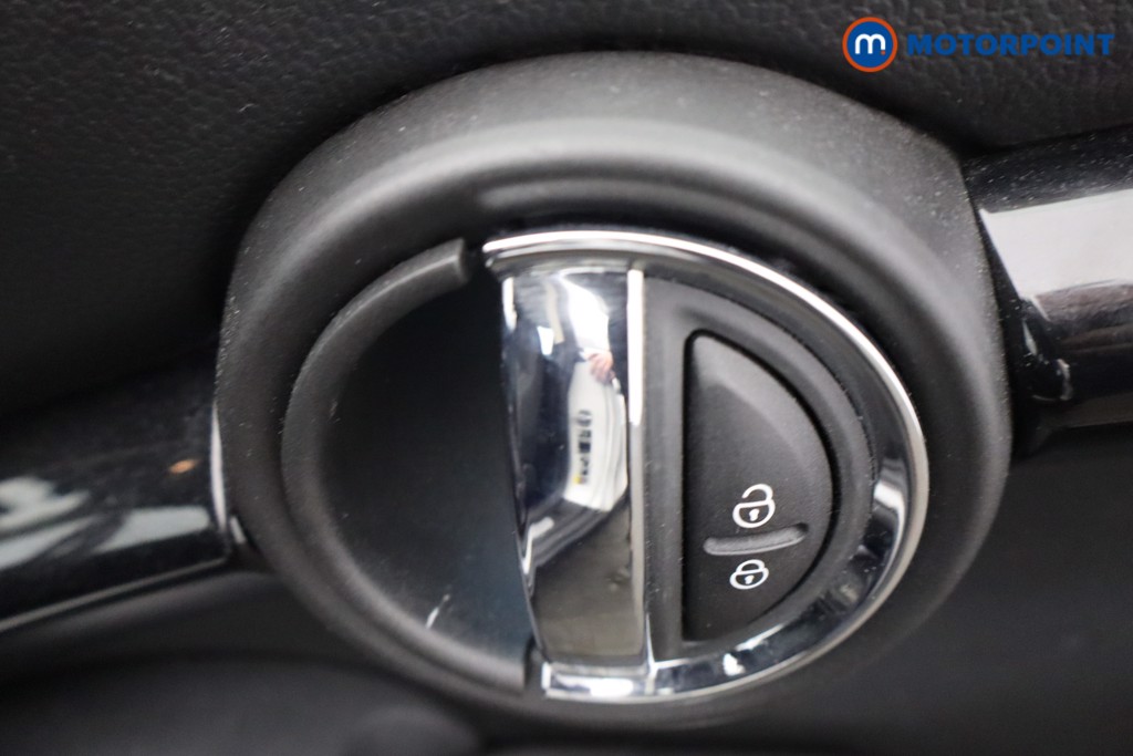Mini Hatchback Cooper S Level 1 Automatic Electric Hatchback - Stock Number (1646146) - 8th supplementary image
