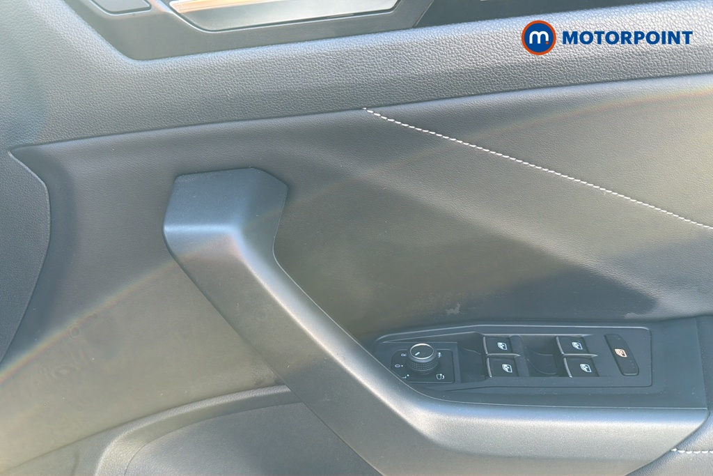 Volkswagen T-Roc R-Line Automatic Petrol SUV - Stock Number (1646338) - 19th supplementary image