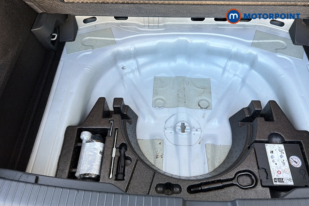 Volkswagen T-Roc R-Line Automatic Petrol SUV - Stock Number (1646338) - 33rd supplementary image