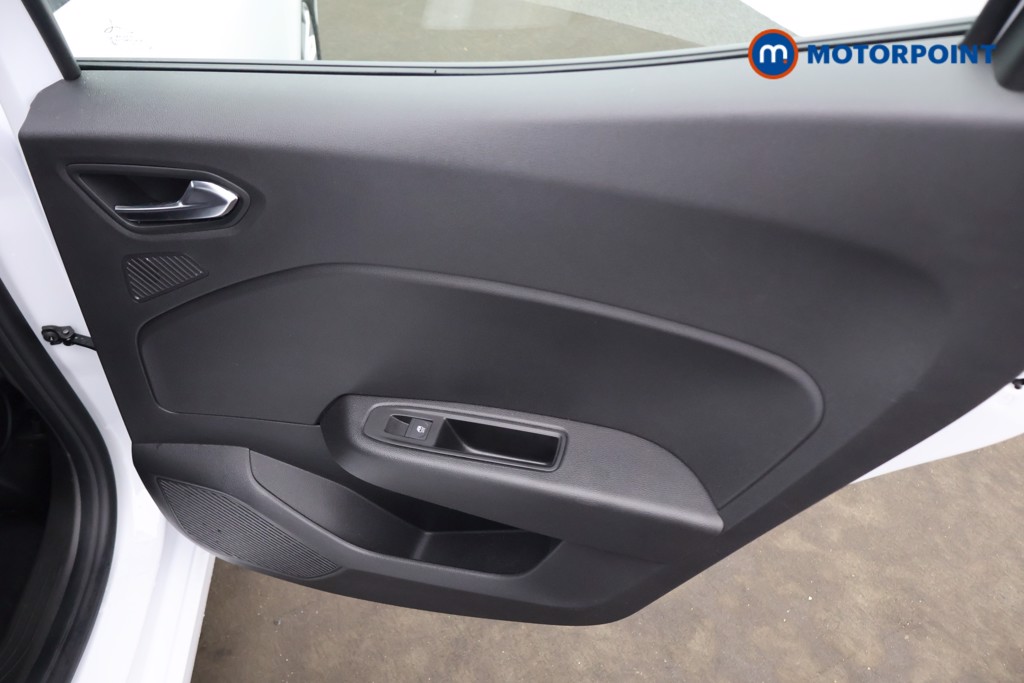 Renault Clio Evolution Automatic Petrol-Electric Hybrid Hatchback - Stock Number (1646408) - 17th supplementary image
