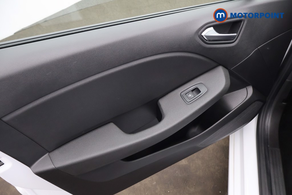 Renault Clio Evolution Automatic Petrol-Electric Hybrid Hatchback - Stock Number (1646408) - 22nd supplementary image