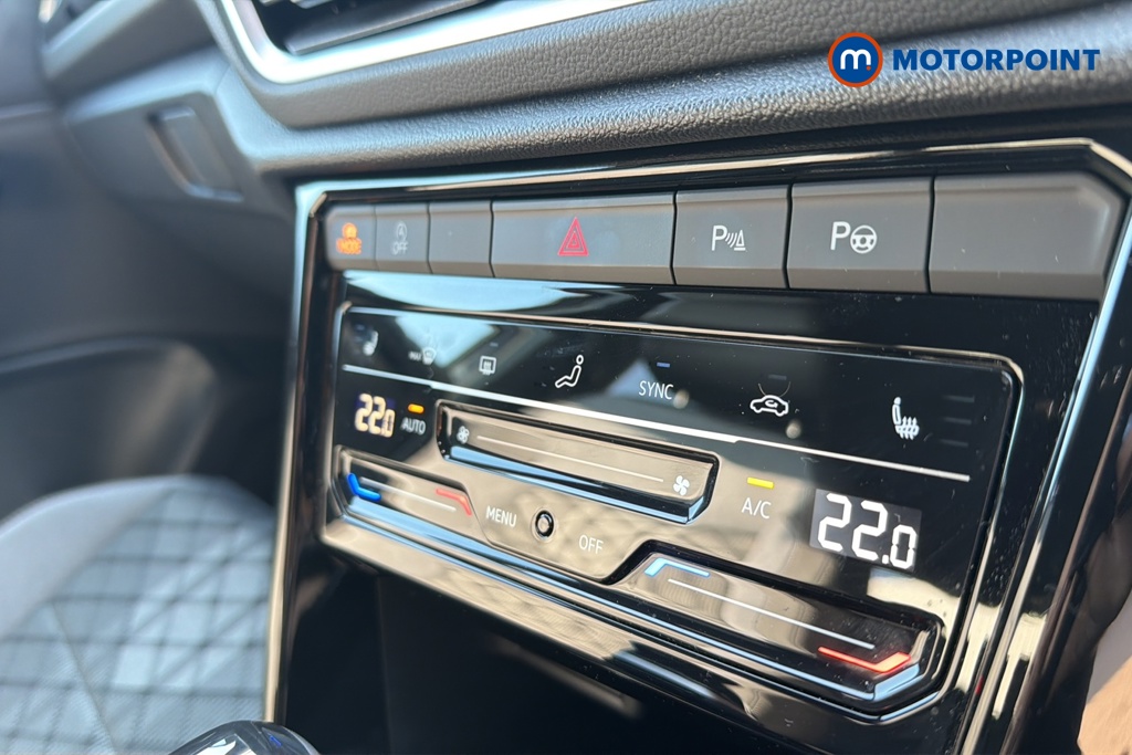 Volkswagen T-Roc R-Line Automatic Petrol SUV - Stock Number (1646580) - 14th supplementary image