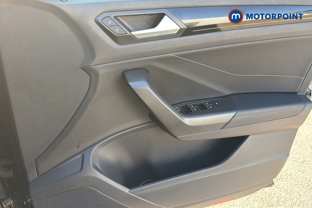 Volkswagen T-Roc R-Line Automatic Petrol SUV - Stock Number (1646580) - 18th supplementary image