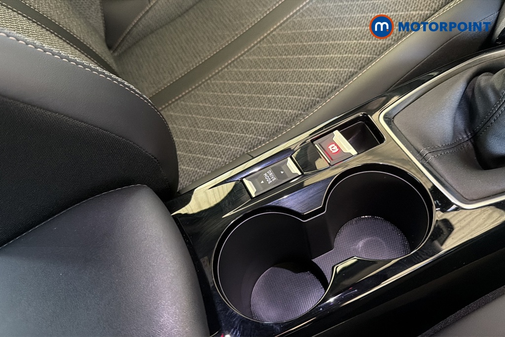 Peugeot 2008 Allure Manual Petrol SUV - Stock Number (1647256) - 16th supplementary image