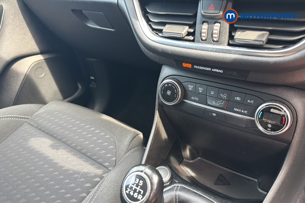 Ford Fiesta Titanium Manual Petrol Hatchback - Stock Number (1647266) - 12th supplementary image