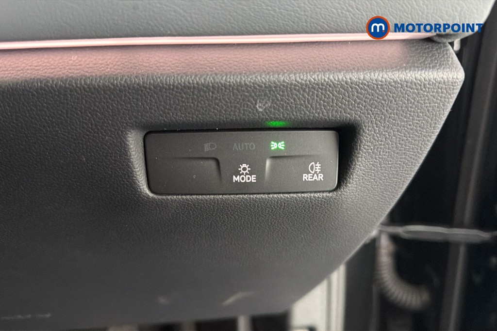 Volkswagen Passat Life Automatic Petrol Plug-In Hybrid Estate - Stock Number (1647521) - 18th supplementary image