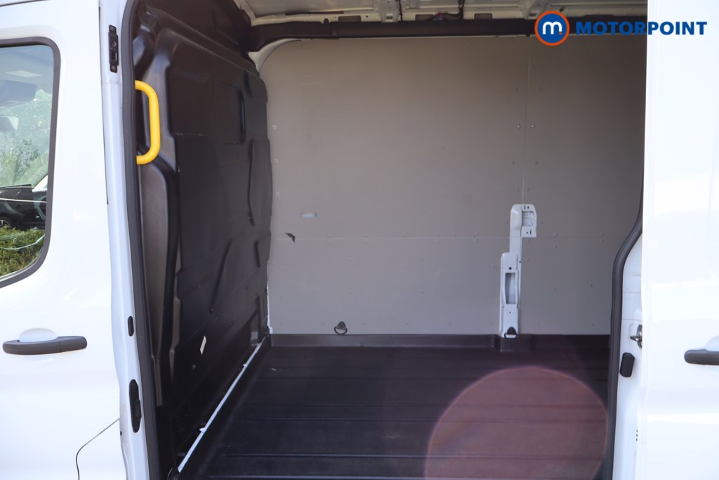 Ford Transit Limited Automatic Diesel Medium Roof Van - Stock Number (1611386) - 2nd supplementary image