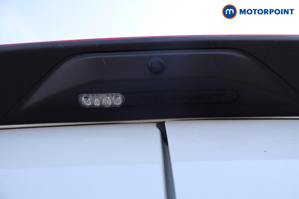Ford Transit Limited Automatic Diesel Medium Roof Van - Stock Number (1611386) - 9th supplementary image