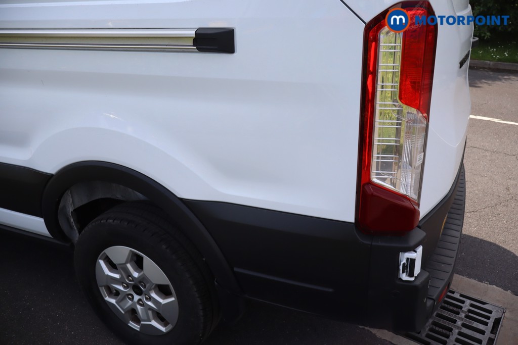 Ford Transit Limited Automatic Diesel Medium Roof Van - Stock Number (1611448) - 3rd supplementary image