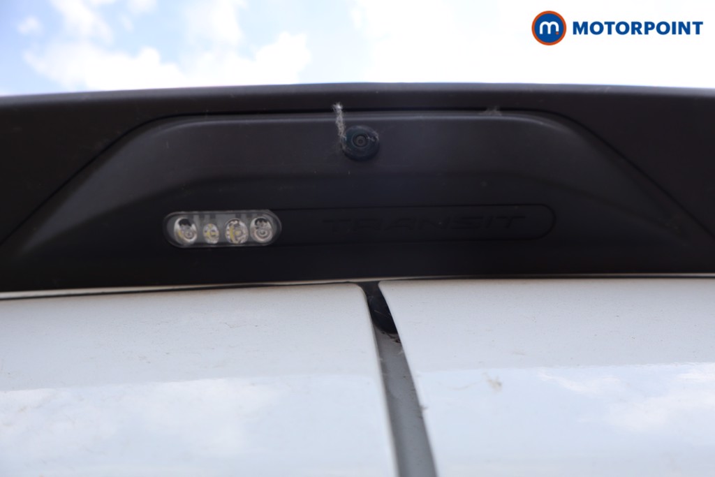 Ford Transit Limited Automatic Diesel Medium Roof Van - Stock Number (1611448) - 5th supplementary image