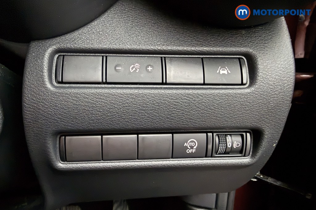 Nissan Juke N-Connecta Automatic Petrol SUV - Stock Number (1629023) - 5th supplementary image