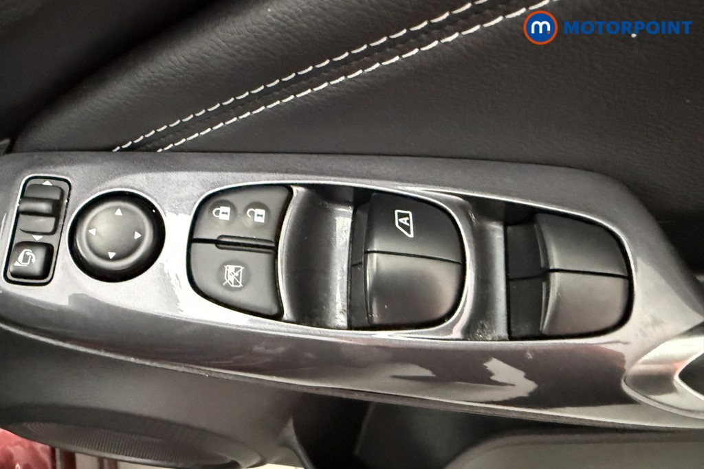 Nissan Juke N-Connecta Automatic Petrol SUV - Stock Number (1629023) - 16th supplementary image