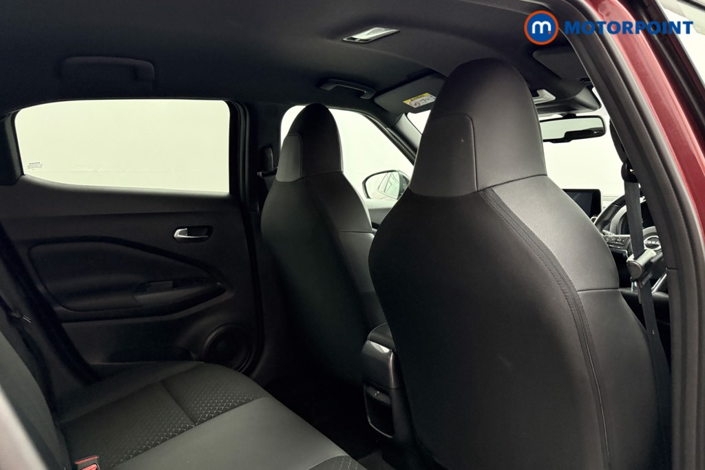 Nissan Juke N-Connecta Automatic Petrol SUV - Stock Number (1629023) - 17th supplementary image
